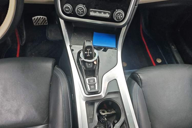 Used Lynk & Co 01 2019 2.0T Two-Wheel Drive Zhaopu Version China V Standard Gear Lever
