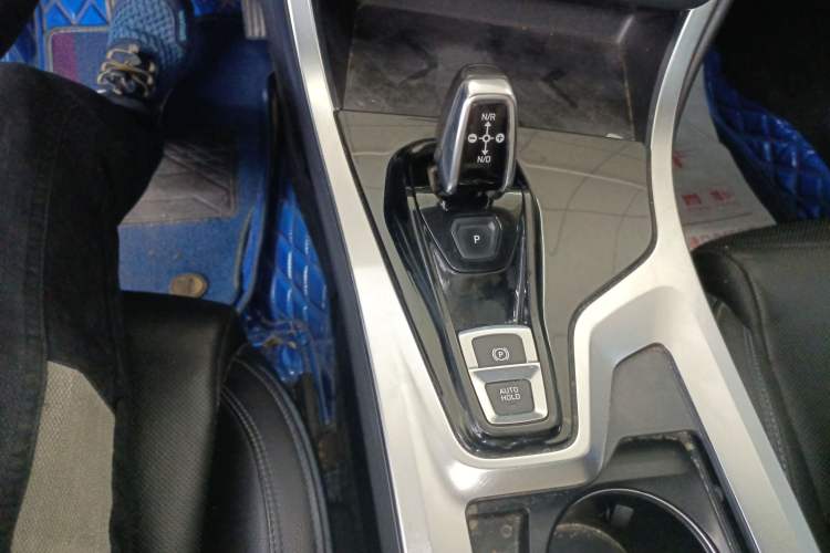 Used Lynk & Co 01 2019 2.0T Two-Wheel Drive Zhaopu Version China VI Standard Gear Lever