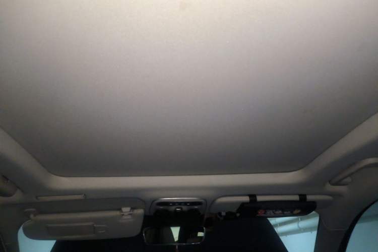 Used Lynk & Co 01 2019 2.0T Two-Wheel-Drive Pro Version China VI Standard Headliner