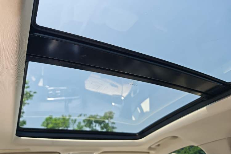 Used Lynk & Co 01 2019 2.0T Two-Wheel Drive Zhaopu Version China VI Standard Headliner
