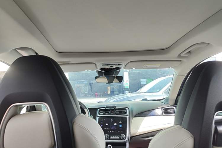 Used Lynk & Co 01 2019 2.0T Two-Wheel Drive Zhaopu Version China V Standard Headliner