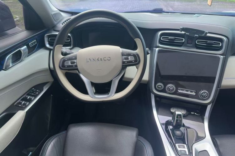 Used Lynk & Co 01 2019 2.0T Two-Wheel Drive Zhaopu Version China V Standard Interior 2