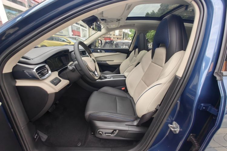 Used Lynk & Co 01 2019 2.0T Two-Wheel Drive Zhaopu Version China VI Standard Interior 2