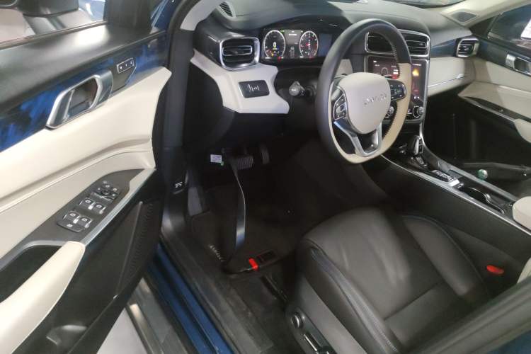 Used Lynk & Co 01 2019 2.0T Two-Wheel Drive Zhaopu Version China VI Standard Interior 3