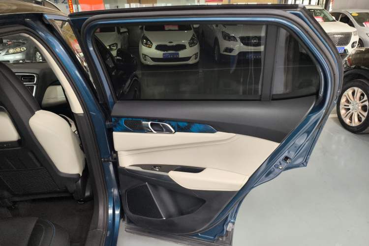 Used Lynk & Co 01 2019 2.0T Two-Wheel Drive Zhaopu Version China VI Standard Interior 3