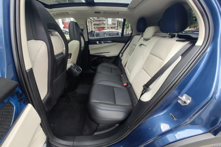 Used Lynk & Co 01 2019 2.0T Two-Wheel Drive Zhaopu Version China VI Standard Interior 3