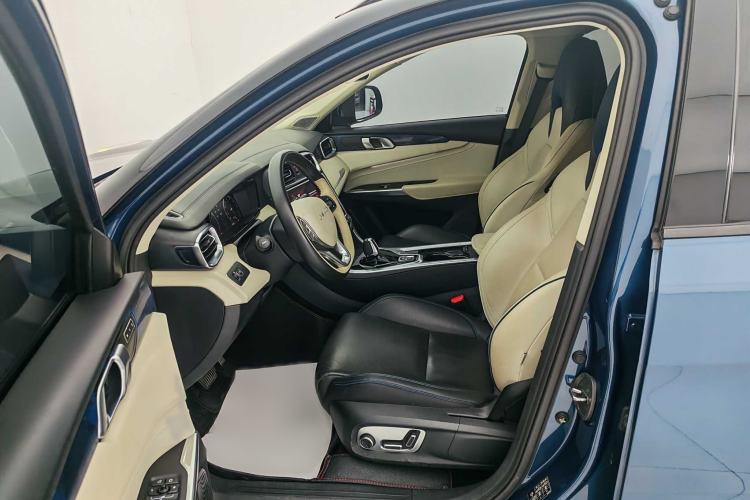 Used Lynk & Co 01 2019 2.0T Two-Wheel Drive Zhaopu Version China VI Standard Interior 4