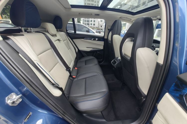 Used Lynk & Co 01 2019 2.0T Two-Wheel Drive Zhaopu Version China VI Standard Interior 5