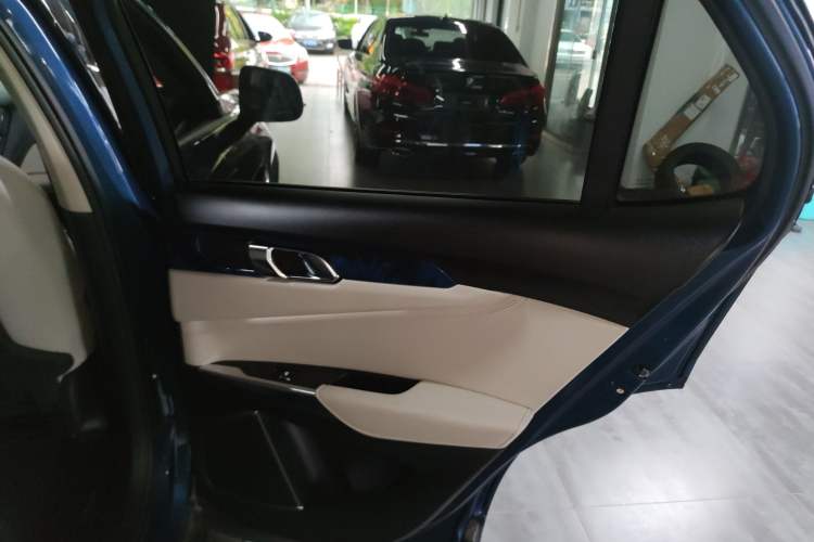 Used Lynk & Co 01 2019 2.0T Two-Wheel Drive Zhaopu Version China VI Standard Interior 6