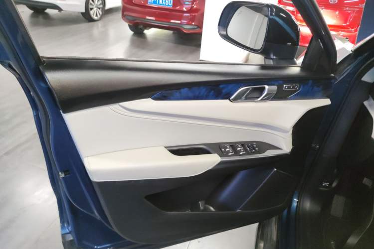 Used Lynk & Co 01 2019 2.0T Two-Wheel Drive Zhaopu Version China VI Standard Interior 7