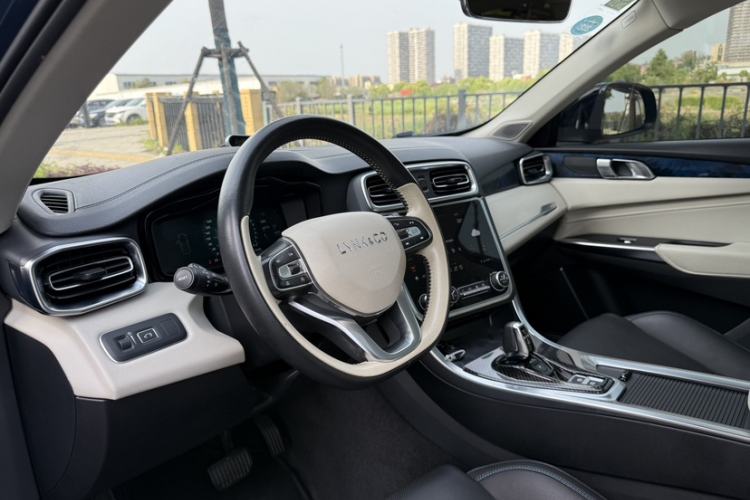 Used Lynk & Co 01 2019 2.0T Two-Wheel Drive Zhaopu Version China VI Standard Interior 8