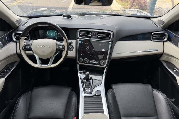 Used Lynk & Co 01 2019 2.0T Two-Wheel Drive Zhaopu Version China VI Standard Interior 9