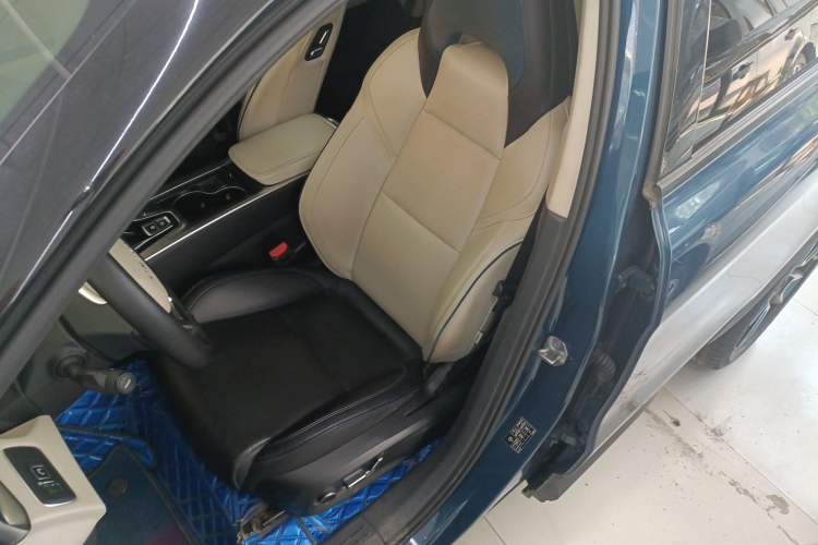 Used Lynk & Co 01 2019 2.0T Two-Wheel Drive Zhaopu Version China VI Standard Left Front Seat