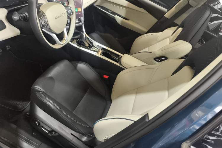 Used Lynk & Co 01 2019 2.0T Two-Wheel Drive Zhaopu Version China VI Standard Left Front Seat