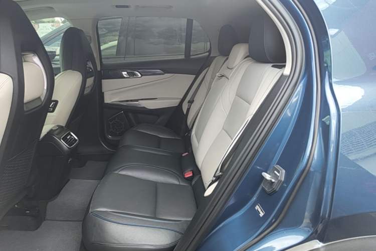 Used Lynk & Co 01 2019 2.0T Two-Wheel Drive Zhaopu Version China V Standard Left Rear Seat