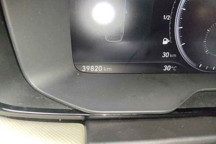 Used Lynk & Co 01 2019 2.0T Two-Wheel Drive Zhaopu Version China VI Standard Odometer Close Up