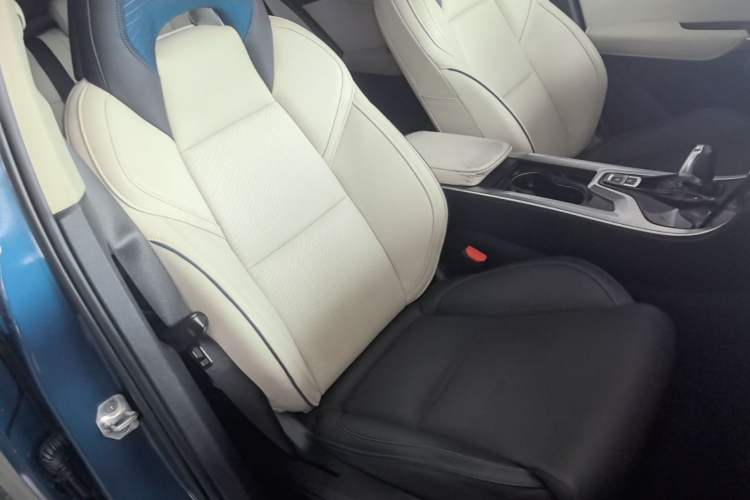 Used Lynk & Co 01 2019 2.0T Two-Wheel Drive Zhaopu Version China V Standard Right Front Seat