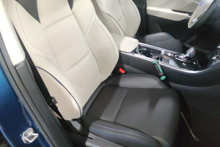 Used Lynk & Co 01 2019 2.0T Two-Wheel Drive Zhaopu Version China VI Standard Right Front Seat