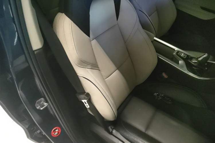 Used Lynk & Co 01 2019 2.0T Two-Wheel Drive Zhaopu Version China VI Standard Right Front Seat