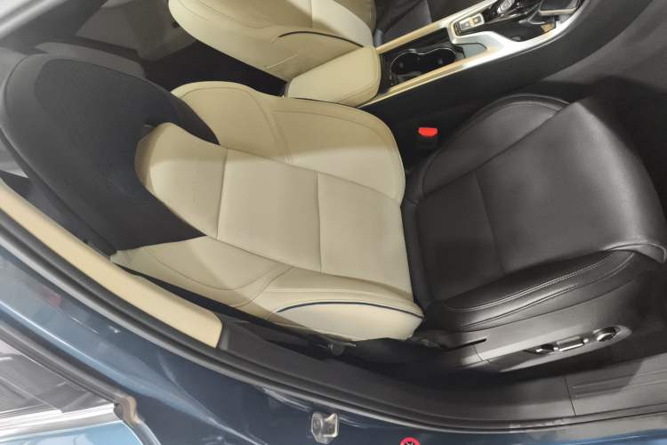 Used Lynk & Co 01 2019 2.0T Two-Wheel Drive Zhaopu Version China VI Standard Right Front Seat