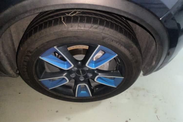 Used Lynk & Co 01 2019 2.0T Two-Wheel-Drive Pro Version China VI Standard Right Front Wheel Hub