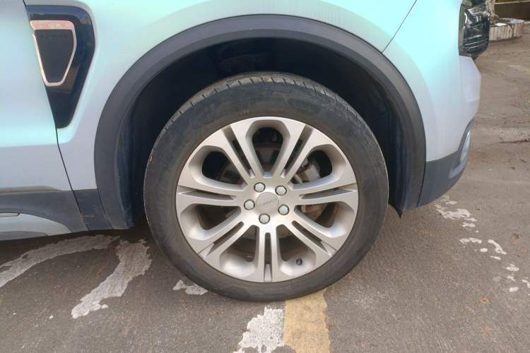Used Lynk & Co 01 2019 2.0T Two-Wheel-Drive Pro Version China VI Standard Right Front Wheel Hub