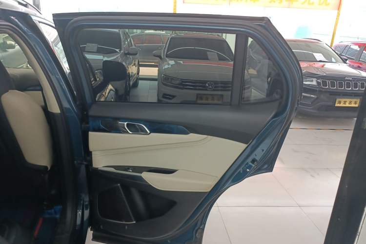 Used Lynk & Co 01 2019 2.0T Two-Wheel Drive Zhaopu Version China VI Standard Right Rear Door Interior