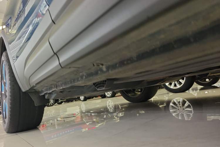 Used Lynk & Co 01 2019 2.0T Two-Wheel Drive Zhaopu Version China VI Standard Right Side Sill