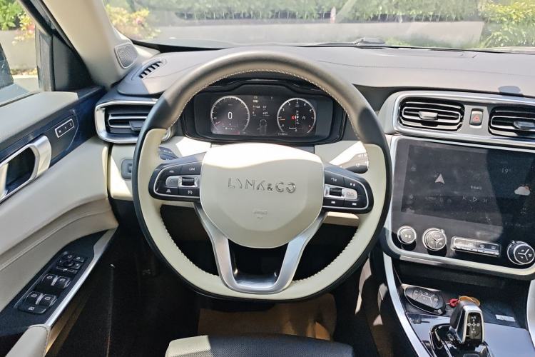 Used Lynk & Co 01 2019 2.0T Two-Wheel Drive Zhaopu Version China VI Standard Steering Wheel