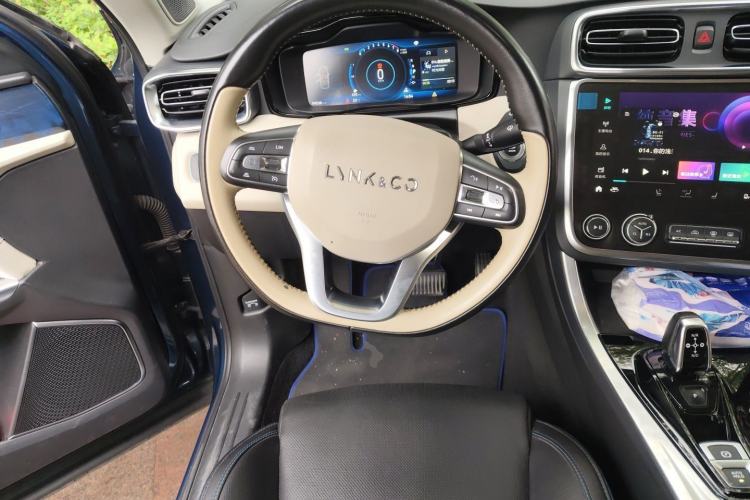 Used Lynk & Co 01 2019 2.0T Two-Wheel Drive Zhaopu Version China VI Standard Steering Wheel