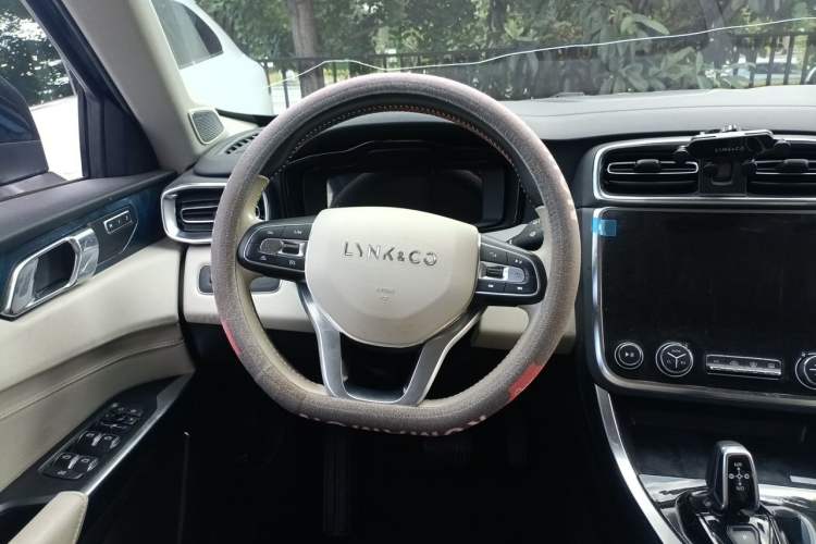 Used Lynk & Co 01 2019 2.0T Two-Wheel Drive Zhaopu Version China V Standard Steering Wheel