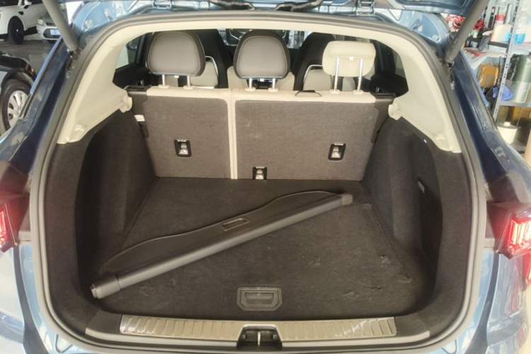Used Lynk & Co 01 2019 2.0T Two-Wheel Drive Zhaopu Version China VI Standard Trunk