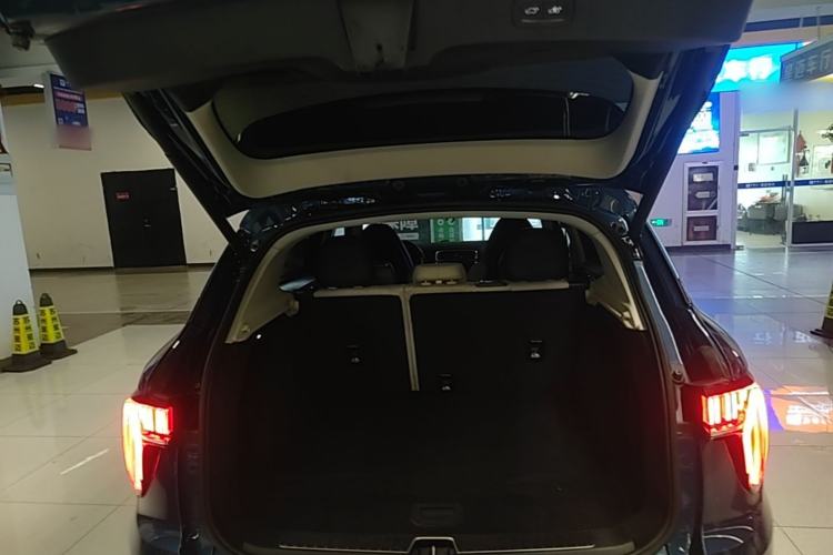 Used Lynk & Co 01 2019 2.0T Two-Wheel Drive Zhaopu Version China VI Standard Trunk