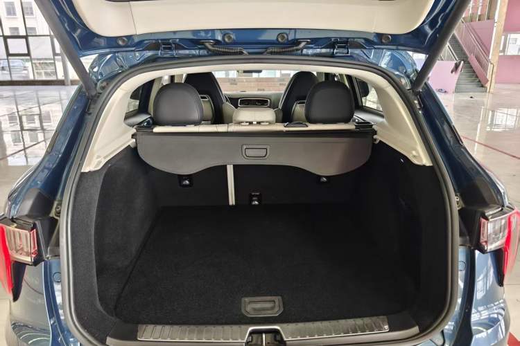 Used Lynk & Co 01 2019 2.0T Two-Wheel Drive Zhaopu Version China VI Standard Trunk