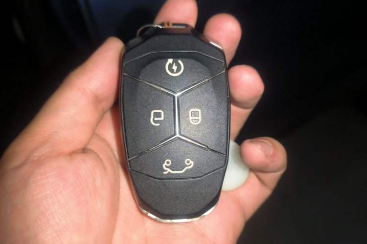 Used Lynk & Co 01 2019 2.0T Two-Wheel-Drive Pro Version China VI Standard Vehicle Key