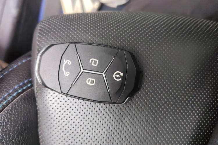 Used Lynk & Co 01 2019 2.0T Two-Wheel Drive Zhaopu Version China VI Standard Vehicle Key