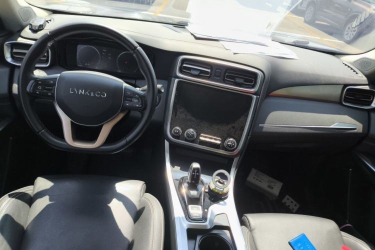 Used Lynk & Co 01 2019 2.0T Two-Wheel-Drive Version China V Standard Center Console