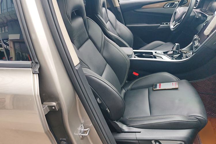 Used Lynk & Co 01 2019 2.0T Two-Wheel-Drive Pro Version China VI Standard Right Front Seat