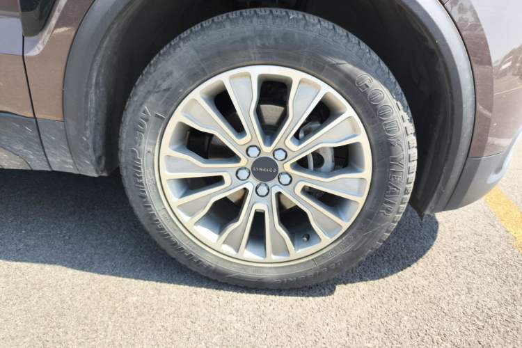 Used Lynk & Co 01 2019 2.0T Two-Wheel-Drive Version China V Standard Right Front Wheel Hub