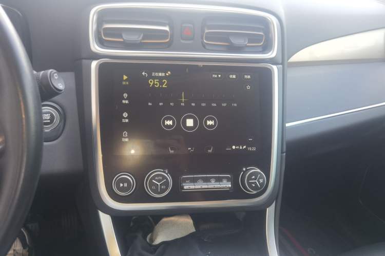 Used Lynk & Co 01 2019 2.0T Two-Wheel-Drive Version China V Standard Audio And AC Panel