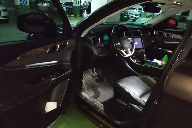 Used Lynk & Co 01 2019 2.0T Two-Wheel-Drive Pro Version China V Standard Driver Seat