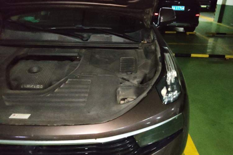 Used Lynk & Co 01 2019 2.0T Two-Wheel-Drive Pro Version China V Standard Engine Bay Left