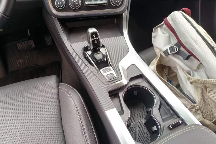 Used Lynk & Co 01 2019 2.0T Two-Wheel-Drive Pro Version China VI Standard Gear Lever