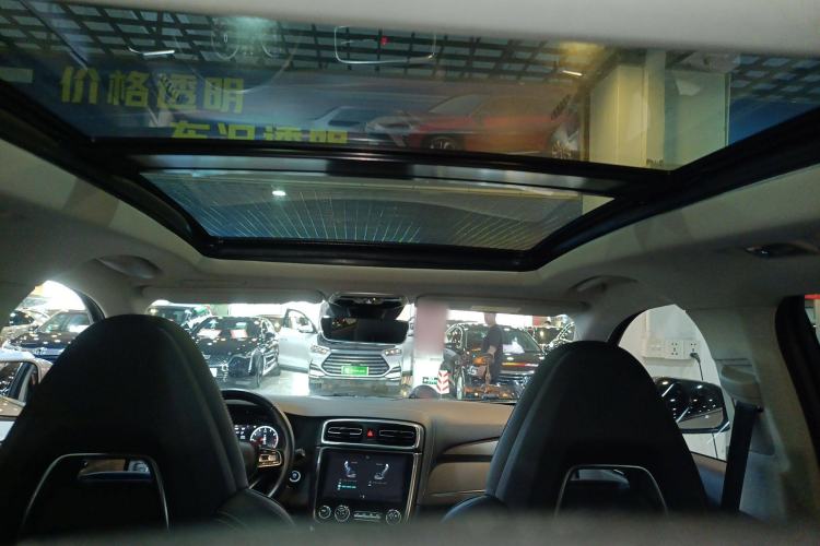 Used Lynk & Co 01 2019 2.0T Two-Wheel-Drive Pro Version China VI Standard Headliner