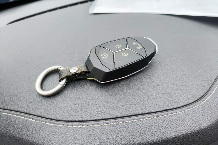 Used Lynk & Co 01 2019 2.0T Two-Wheel-Drive Pro Version China VI Standard Interior 1