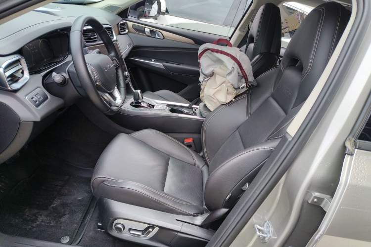 Used Lynk & Co 01 2019 2.0T Two-Wheel-Drive Pro Version China VI Standard Left Front Seat
