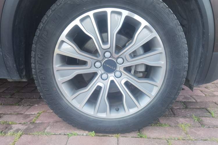 Used Lynk & Co 01 2019 2.0T Two-Wheel-Drive Version China V Standard Right Front Wheel Hub
