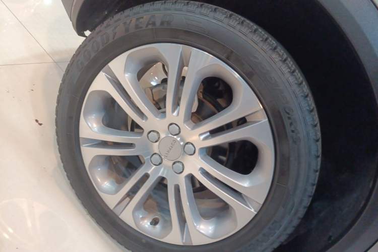 Used Lynk & Co 01 2019 2.0T Two-Wheel-Drive Pro Version China VI Standard Right Rear Wheel Hub