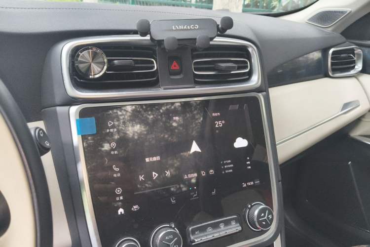 Used Lynk & Co 01 2019 2.0T Two-Wheel Drive Zhaopu Version China V Standard Audio And AC Panel