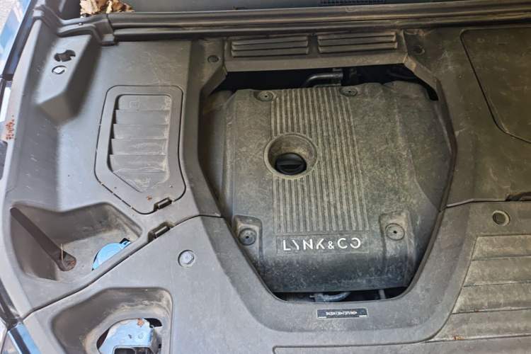 Used Lynk & Co 01 2019 2.0T Two-Wheel Drive Zhaopu Version China V Standard Engine Bay Right